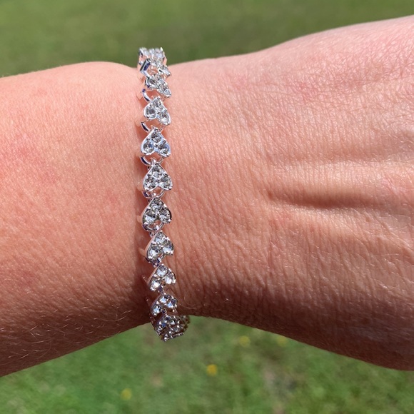 T&M Treasures Heart-Shaped Rhinestone Beaded 7” Silver Plated Bracelet NEW - Picture 5 of 7